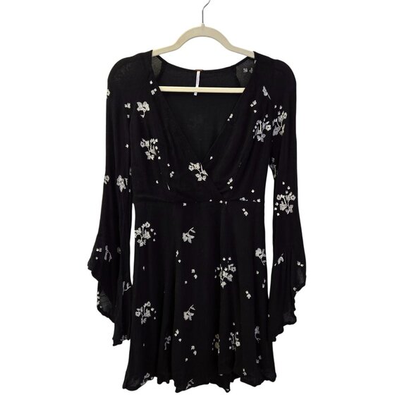 Free People Dresses & Skirts - Free People Jasmine Gauzy Floral Embroidered Bell Sleeve Boho Dress Size 0